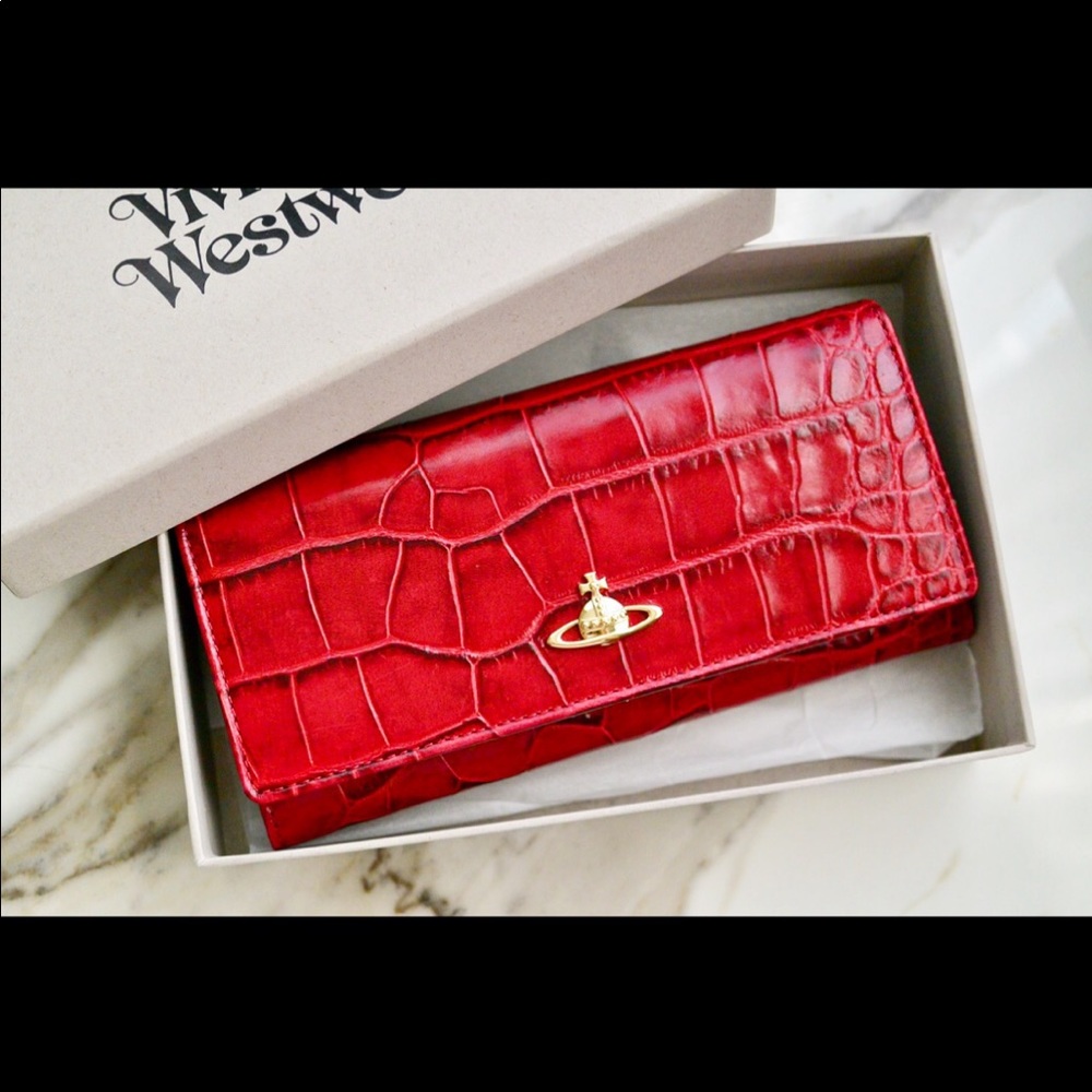 🔚SOLD 💯 Authentic Vivienne-Westwood wallet